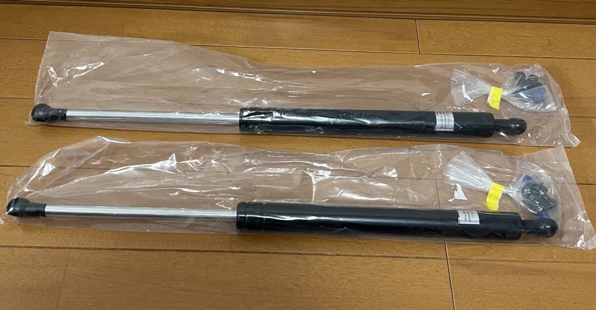  Land Cruiser 60 задняя торцевая дверь (R торцевая дверь ) стопор левый правый, новый товар не использовался болт имеется 