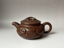 A000028 中国宜興 紫砂壺 急須 顧景洲 茶壺 茶器 茶道具 在銘 時代物 中国美術 煎茶道具 容量：600cc_画像3