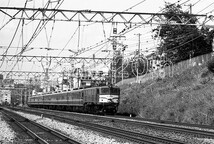 F0052-1【古い 鉄道 ネガフィルム】EF58(サロンエクスプレス 踊り子) 35mm 4コマ◇昭和５８年 ※JR 電車 汽車 蒸気機関車_画像4