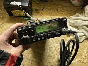 ICOM アイコム　IC-2300 無線機　アマチュア無線　トランシーバー　固定機　モービル機