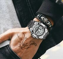 1●■新品－未使用■●腕時計(LIGE銀)クロノグラフ アンティーク ディーゼルアルマーニカシオG-SHOCK PROTREK コラボレーションモデル_画像3