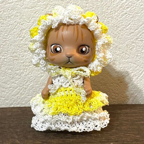 カプセルドール ねこ アウトフィット ハンドメイド 黄色ニットドレス