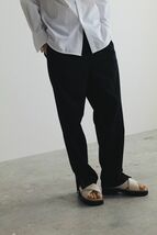 【一度のみ着用】【美品】CINOH WOOL/POLYESTER TWILL RELAX PANTS サイズ：46　カラー：BLACK_画像1