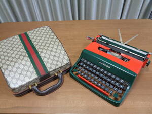 GUCCIケース　olivetti lettera32タイプライター　シェリーライン調にカスタムカラー