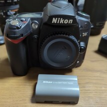 美品 Nikon D90 + ズームレンズ２本 + カメラバッグ_画像2