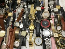 ②大量　時計おまとめ約10kg　230本　ジャンク　不動　現状品　GUESS　SEIKO　CASIO　Q&Q　クオーツ　懐中時計　スマートウォッチ_画像5