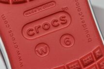 (76S 0125M1) 1円～ タグ付 未使用 Crocs クロックス レディース フラットシューズ バレエシューズ 22cm 合成樹脂 レッド_画像5