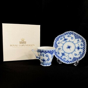 【極美品 ROYAL COPENHAGEN】コペンハーゲン ブルーフルーテッド フルレース コーヒーカップ ソーサー テーブルウェア C＆S 箱付き J1145