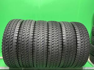 送料無料　205/85R16 117/115L LT ブリヂスト　BLIZZAK W979 スタッドレス タイヤ　トラックタイヤ　18年製　6本　9分山 205/85r16 B120