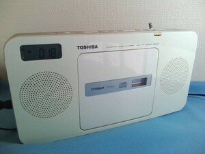 TOSHIBA 東芝　TY-CR22　CDラジオ ホワイト　2015年製　電源コード付き★ジャンク