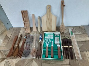  kitchen miscellaneous goods 2] unused equipped together wooden cookware cutting board chopsticks spoon Fork .... taking . leather discount other antique 