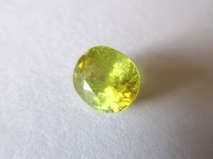 ☆イエロー系　スフェーン　ルース１点　約3.3ct　#1922