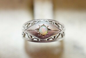 1039 純銀刻印 天然オパール リング 指輪 約9号 ヴィンテージ アクセサリー アンティーク opal 宝石 色石 天然石 カラーストーン 装飾品