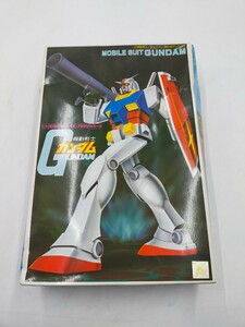 ☆BANDAI 機動戦士ガンダムプラモデル GUNDAM 1/100スケール RX-78モビルスーツ ※パーツ切り取りあり