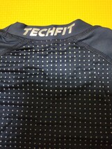 アディダス adidas climachill techfit コンプレッションシャツ インナーシャツ インナーウェア ダークネイビー Mサイズ_画像4