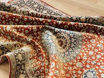 魁◆最高級ペルシャ絨毯 美品 クム産 上質シルク100％ 総手織り100万ノット 201×136㎝ 人気のメダリオン_画像4
