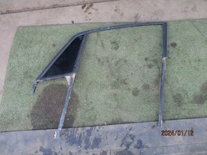 (0214)930 Porsche 911 Carrera left side door pillar triangle window 