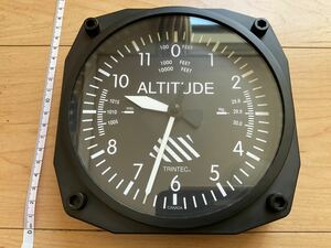 中古 TRINTEC 時計　壁掛け　計器　航空機　飛行機　高度計　ALTITUDE