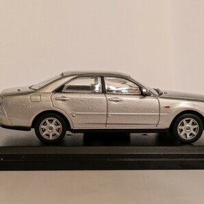 アシェット 国産名車コレクション 1/43 日産 グロリア 2001の画像3