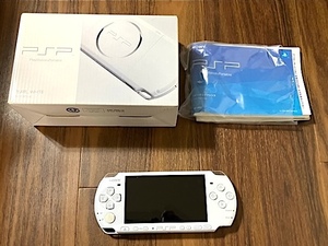 美品★PSP 本体 PSP-3000 PW 白/パールホワイト★動作確認済 バッテリーなし