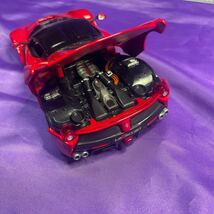 【未使用】burago 1/24 Ferrari LaFerrari Red ブラーゴ フェラーリ ラフェラーリ レッド 完成品 ミニカー モデルカー_画像3