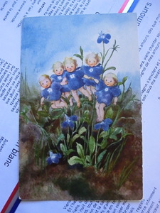 アンティーク　古いポストカード・絵葉書　* ブルーのお花のフェアリー・チャイルド * ミリ・ウエーバー　未使用