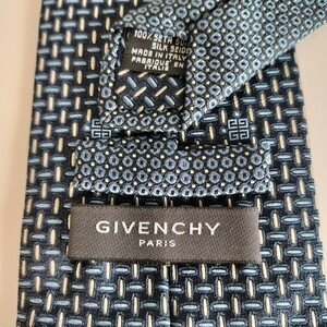 ジバンシィ (GIVENCHY)ジバンシー紺四角ロゴドットネクタイ