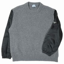 22AW プラダ PRADA カシミヤ ウール Re-Nylon セーター ニット プルオーバー オーバーサイズ トップス 三角ロゴ グレーサイズ44_画像1