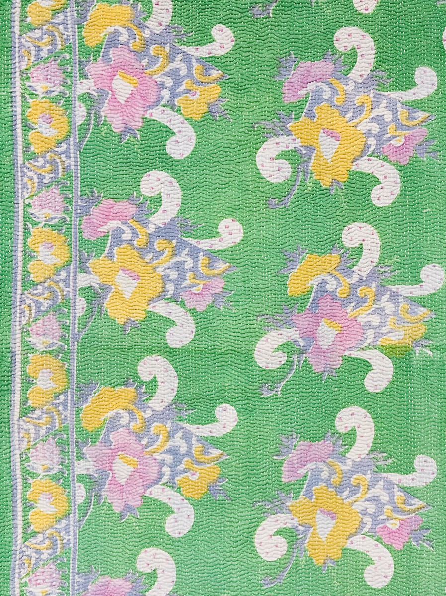 美品】インド ヴィンテージ ラリーキルト カンタ刺繍 黄緑 美品】インド ヴィンテージ ラリーキルト カンタ刺繍 黄緑