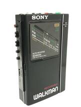 [極上美品][美音][整備品] SONY ウォークマン WM-F404 電池ボックス付き (カセットテープ 再生/録音、ラジオ AM/FM)_画像2