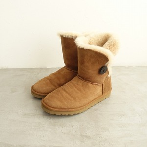 //アグ UGG *BAILEY BUTTON ムートンブーツ W6/23*ブラウンチェスナットショートブーツボアスエードレザー(sh88-2401-34)【72A42】