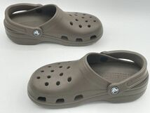 新品 cr2865 訳あり品 クロックス ケイマン 22.0cm4-6 男性用兼女性用 濃茶 チョコレート CROCS CAYMAN 並行輸入品_画像4