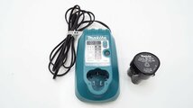 【u0996】動作品！makita ハンディクリーナー 充電式 CL100D バッテリーチャージャーDC10WA 格安スタート 栃木発着払い_画像7