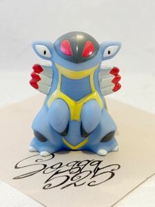 ポケモンキッズ　指人形 フィギュア　アーマルド