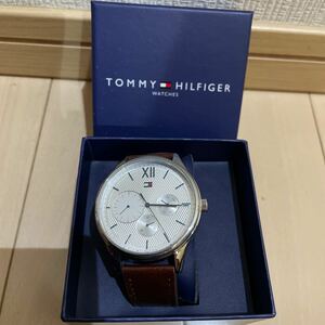 送料無料　未使用　トミー ヒルフィガー Tommy Hilfiger アナログマルチカラーダイヤル　メンズ腕時計 -TH1791418