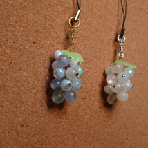 handmade grape ストラップ ハンドメイド 手作り ぶどう ブドウ 葡萄 マスコット オーナメント 飾り フルーツ プレゼント ornament ⑯_画像3