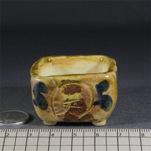 ミニ盆栽鉢 豆盆栽鉢 ? 和鉢 陶器鉢 四角盆栽鉢 (一辺4.2cm・巾5.3cm・高さ2.8cm) 手作り鉢 プレゼント 一品物 新品