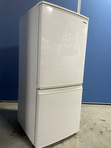 【極美品】SHARP 2ドア冷蔵庫 SJ-D14F-W 2020年製 通電確認済み 付け替えどっちもドア 霜取り不要！ LED庫内灯 デザイン◎ 新生活応援