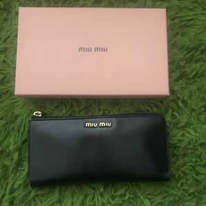 miumiu 長財布 ブラック ラウンドファスナー長財布