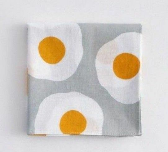 限定　かまわぬ 季節のおいしい風呂敷(めだまやき) 小風呂敷 お弁当包み ハンカチ　灰色　卵