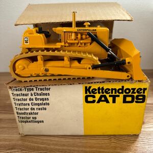 当時物☆'74 gescha/ Zink-Modelle☆W Germany/西ドイツ製 ☆ CAT D9（D9ドーザ、ブルドーザー）建設車輌 ビンテージ ミニカー