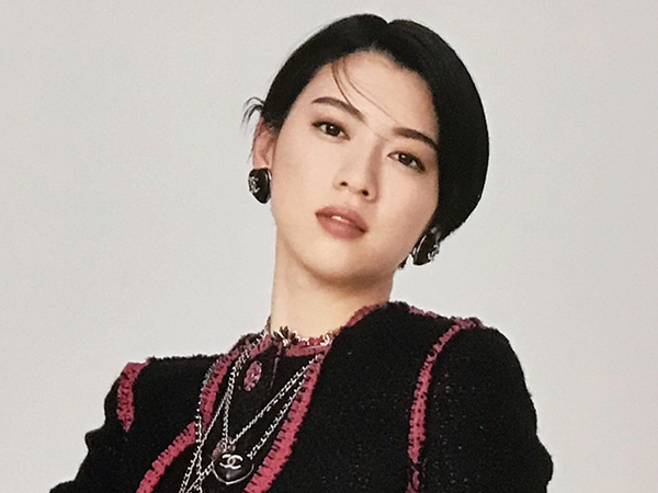 【送料込み・即決】三吉彩花｜切り抜き 3P｜雑誌 25ans（ヴァンサンカン） 2022年 10月号｜