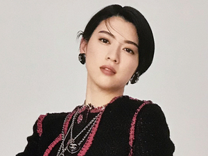 三吉彩花｜切り抜き 3P｜雑誌 25ans（ヴァンサンカン） 2022年 10月号｜