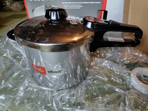 Fissler フィスラー　VITAVIT ROYAL Pressure Cooker 圧力鍋　made in w.Germany　寸法　22cm　容量　6.0L　ドイツ製