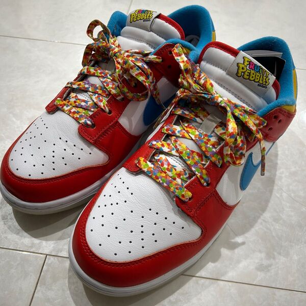 新品未使用FRUiTY PEBBLES × Nike Dunk Low QSハバネロレッド/ダークサルファー/レーザーブルー