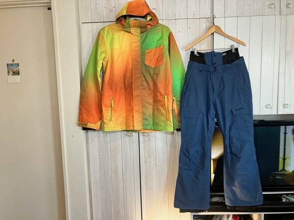 送料込 新品 USED Quiksilver クイックシルバー Mサイズ 上下セット オマケ付き 送料無料