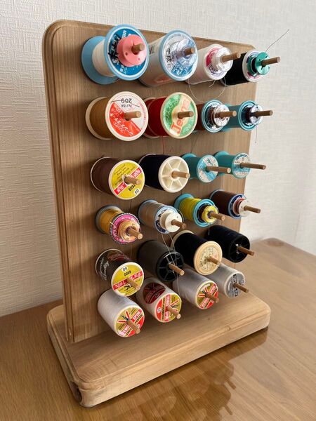 Handmade作家さん作品 木製糸巻きスタンド 手芸用品ミシン糸収納 見せる収納効率アップ