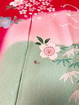 ◆桜と鈴に暈し♪正絹女児宮参り着◆ 上質紋綸子 裄47 お値打ち 訳あり_画像5