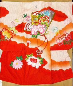 ◆檜扇に花の金糸刺繍♪化繊三歳女児祝い着◆ 上質生地　裄44 シボのある生地 丸に蔦一つ紋 訳あり