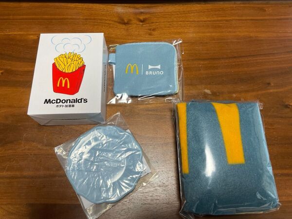 マクドナルド 福袋 BRUNO ポテト加湿器 ブランケットほか